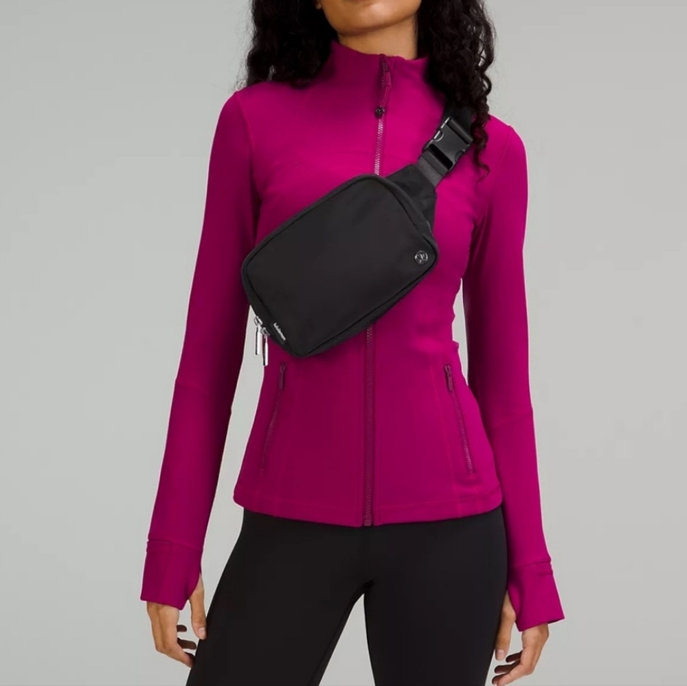 Lululemon everywhere belt bag large